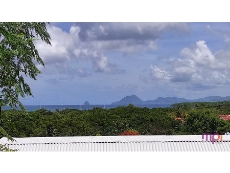 maison composée de 2 t3 avec belle vue mer