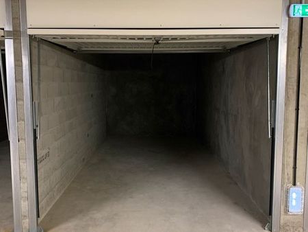 location d’un box-garage hypercentre 16 m2