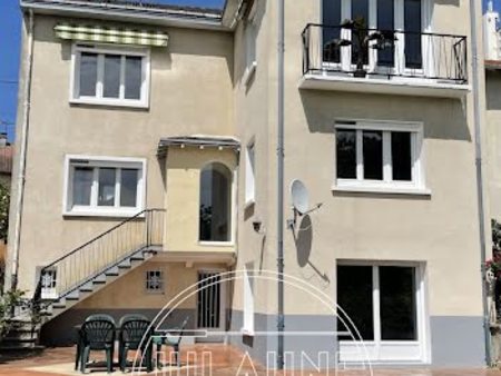 location maison 6 pièces 220 m²