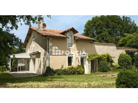 aux portes de la ville  dans un cadre privilégié  maison t7