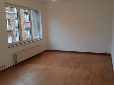 appartement 2 chambres (710 €) + garage (90 €) - état neuf