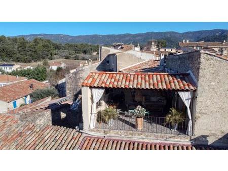 maison de village avec grande terrasse