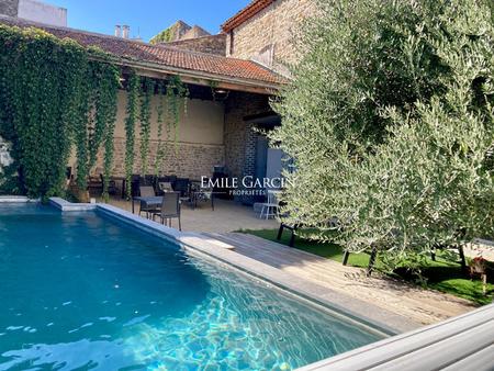 charmante maison de village à vendre avec jardin et piscine