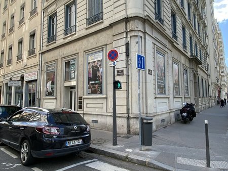 vente de local commercial de 150 m² à lyon 6 - 69006