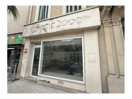 local commercial 58 m²