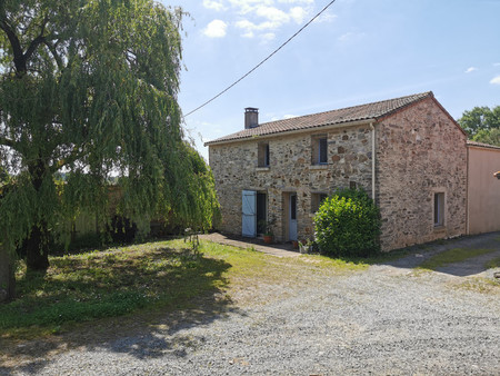 bel ensemble immobilier comprenant deux maisons indépendantes à la campagne  au calme.