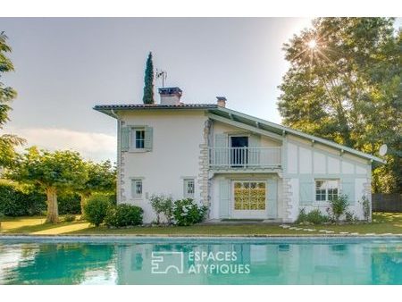 maison landaise avec piscine dans un village du pays d'orthe