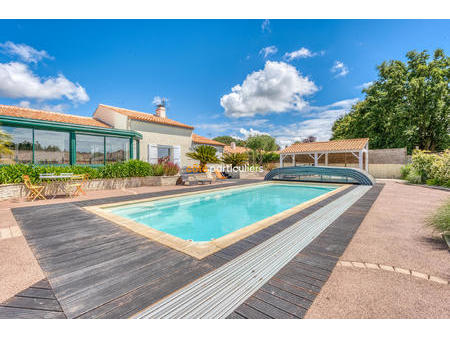vente maison piscine à sainte-foy (85150) : à vendre piscine / 180m² sainte-foy