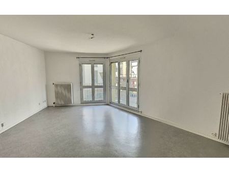 location appartement  m² t-3 à le creusot  610 €