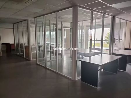 location local commercial 8 pièces 190 m2 à santeny