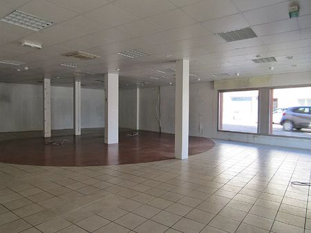 vente local commercial 1 pièces 250 m2 à saint-dié-des-vosges