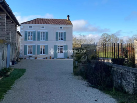 vente maison de village 4 pièces 130 m2 à paillé