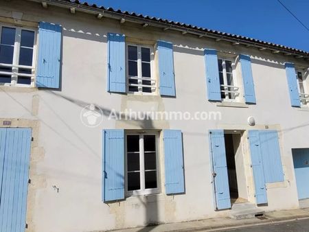 location maison 6 pièces 130 m2 à saint-jean-d'angély