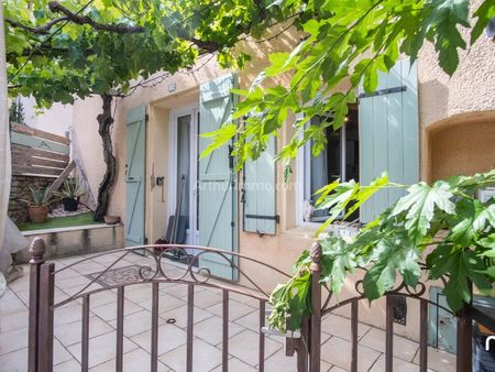 vente maison de village 4 pièces 82 m2 à pourrières