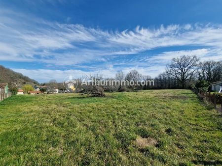 vente terrain 3910 m2 à neuvic