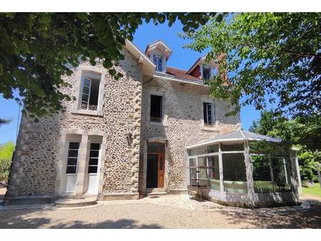 charmante maison bourgeoise avec piscine et jardin