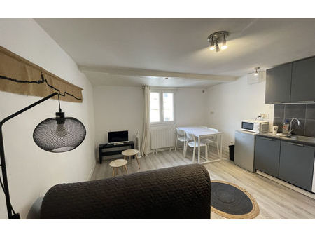 location appartement 1 pièce 25 m² marseille 2 (13002)