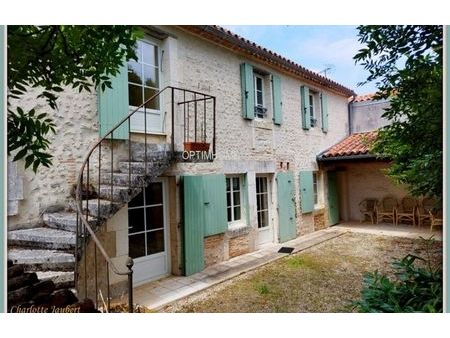 vente maison 5 pièces 135 m² montmoreau-saint-cybard (16190)