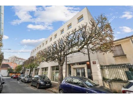 bureaux 687 m²