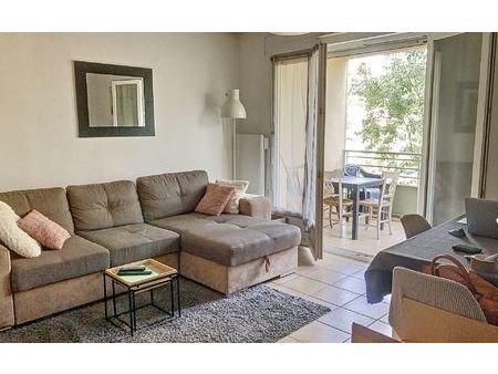 location appartement  40.75 m² t-2 à villeneuve-lès-avignon  578 €