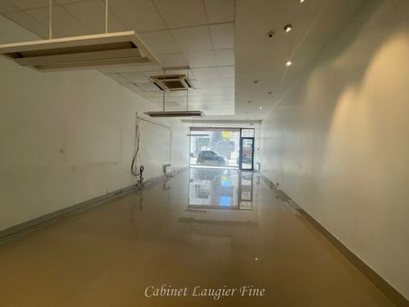 local commercial 228 m² marseille