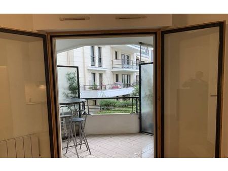 studio 1 pièce 25 m²