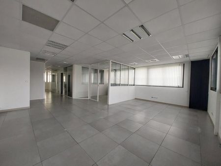 bureau 284 m²
