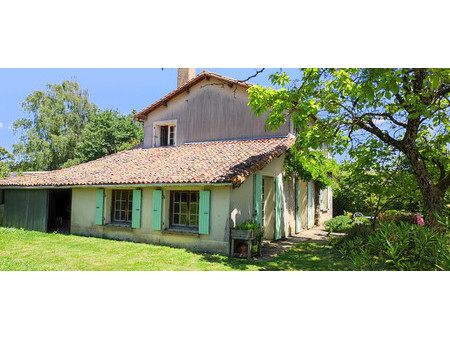 maison en pierre indépendante de 4 chambres avec jardin privé  garage  piscine à rénover e