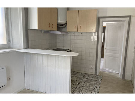 location appartement 2 pièces 21 m² saint-claude (39200)