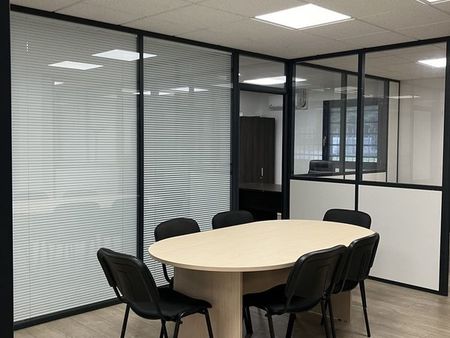 bureaux 5 pièces 85 m² venissieux