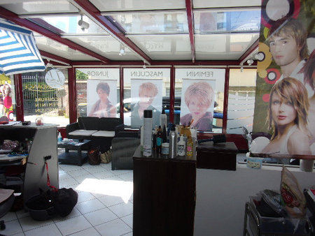 salon de coiffure de 50m2 bel situation.