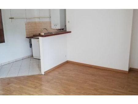 location appartement  m² t-2 à la ferté-sous-jouarre  590 €
