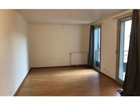 location appartement  m² t-1 à meaux  740 €