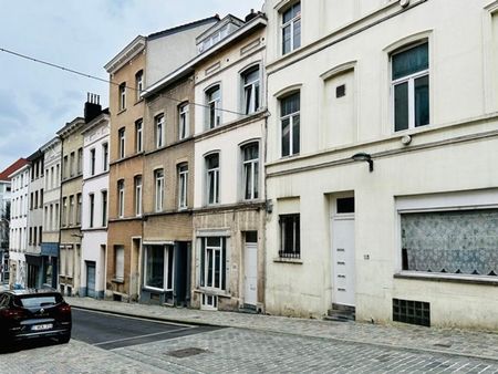 maison unifamiliale au cœur d’ixelles avec bcp de potentiel