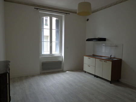 location appartement 2 pièces à challans (85300) : à louer 2 pièces / 39m² challans