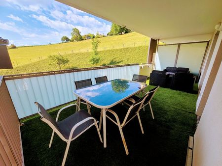 à louer saint-jeoire-prieuré : appartement t3 meublé avec terrasse et garage