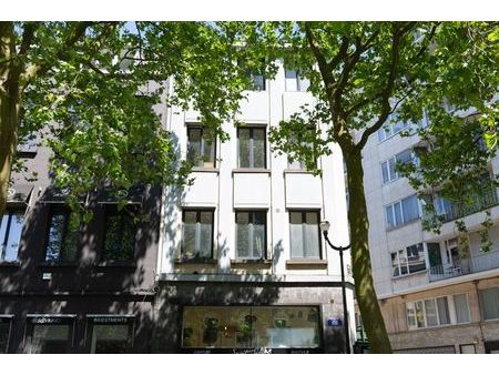 louise/châtelain : flat rénové de 56 m2