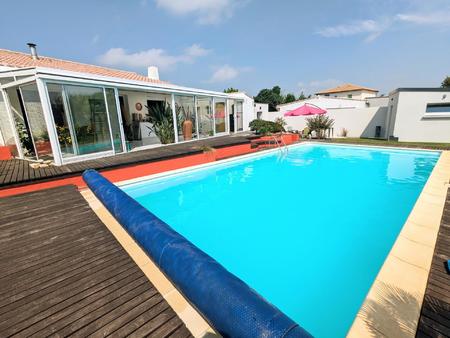 maison 124m²-piscine-garage-bassin et jardin paysagé