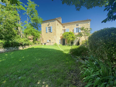 belle propriété en pierre avec grange et vue imprenable