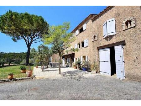 var: bastide 300m2