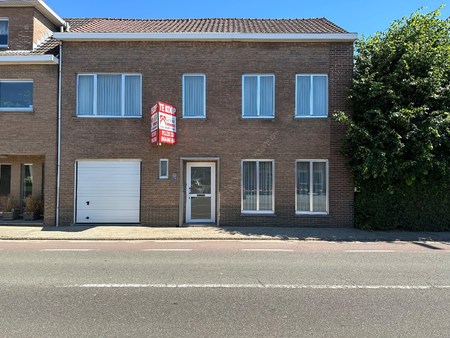 ruime woning met tuin  garage en 3 slaapkamers in riemst