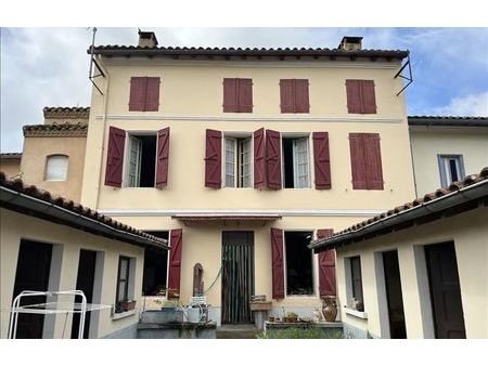 vente maison 6 pièces 181 m² castelsarrasin (82100)