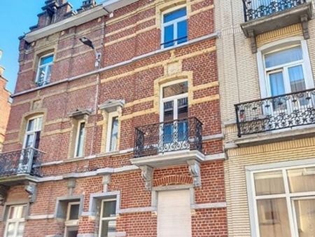 bruxelles centre : maison à rénover de +/- 160 m²