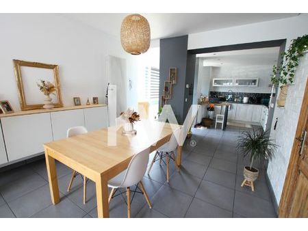 vente : maison de 4 pièces (110 m²) à neuville en ferrain