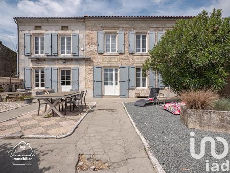 vente maison à surgères (17700) : à vendre / 210m² surgères