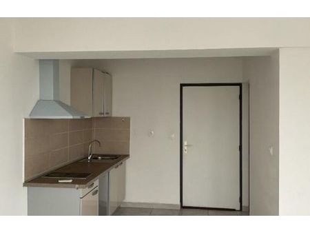 location appartement 1 pièce 32 m² saint-denis (97400)
