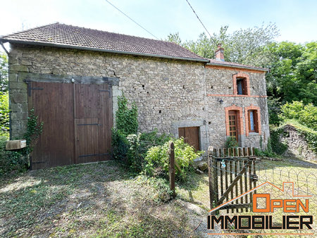 charmante maison en pierre d'environ 60 m2 dans la campagne