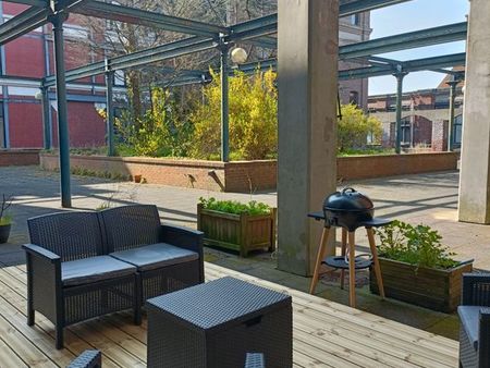 grand appartement meublé de 62 m2 avec terrasse et parking