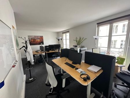 bureau 90 m²