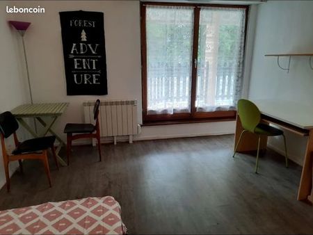 bel appartement f1 + terrasse privative 10 m² + ascenseur